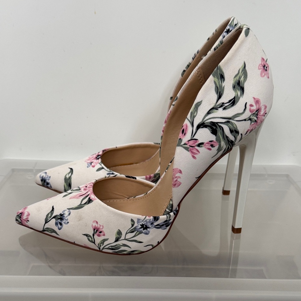 Buy 1 get 1 FREE 
JustFab Floral Heels - Cream and Pink - Picture 4 of 8